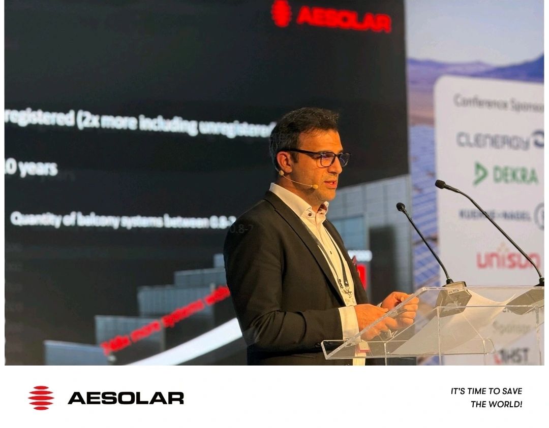 Dr. Hamed Hanifi at a photovoltaic conference or industry event