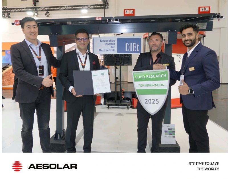Dr. Hamed Hanifi at a photovoltaic conference or industry event