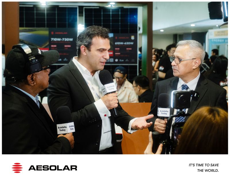 Dr. Hamed Hanifi at a photovoltaic conference or industry event